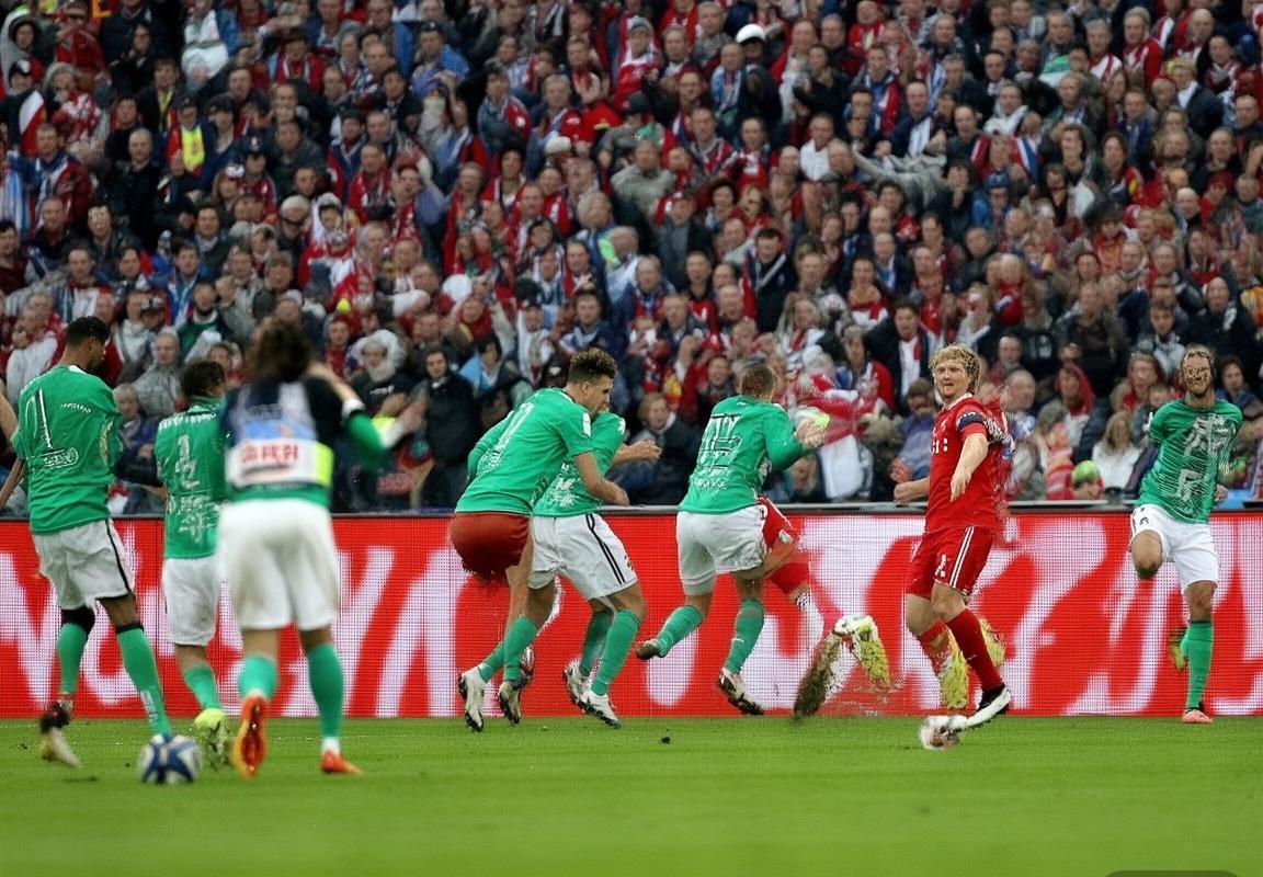 拜仁慕尼黑：德甲荣耀之路与巅峰对决回顾